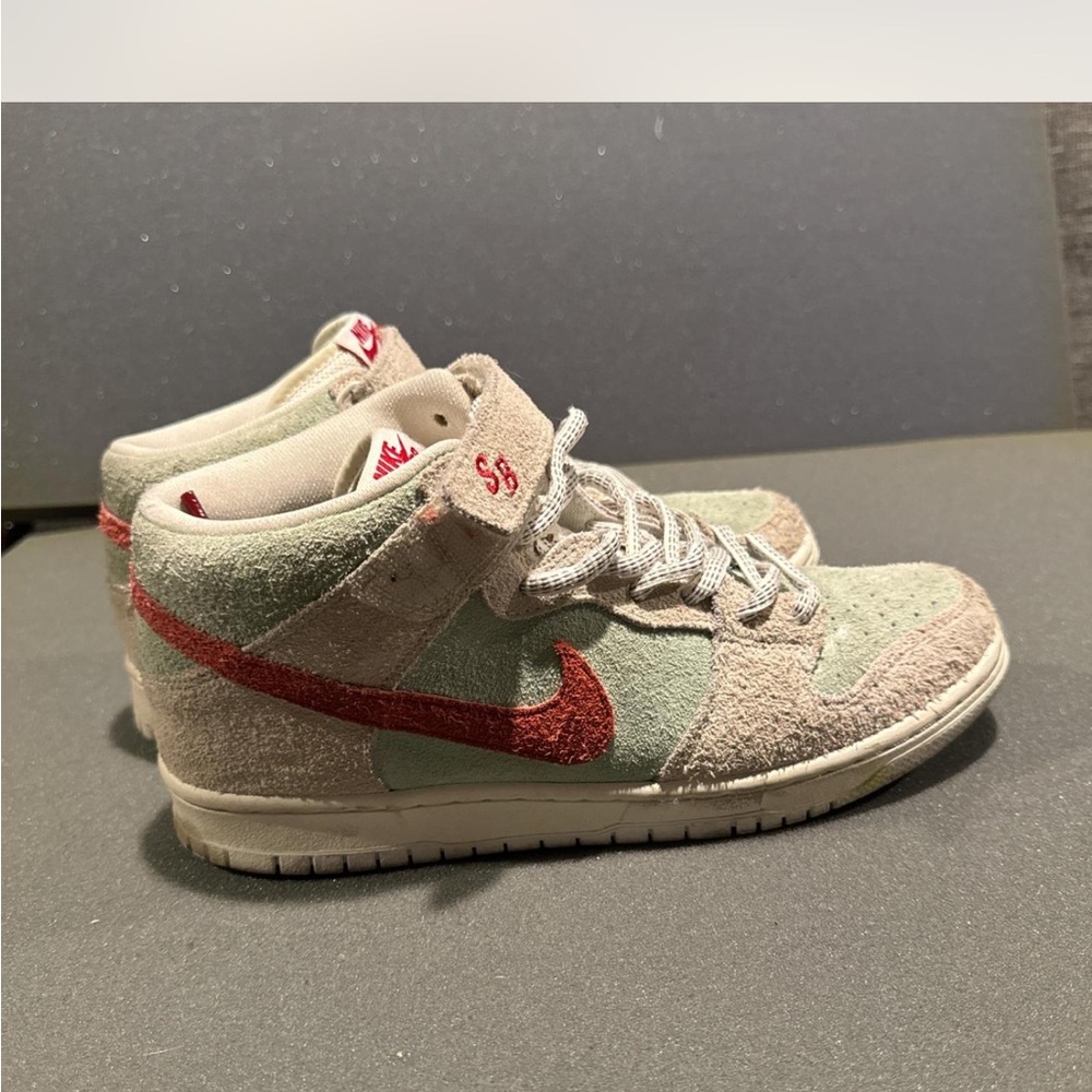 Nike SB White Widow